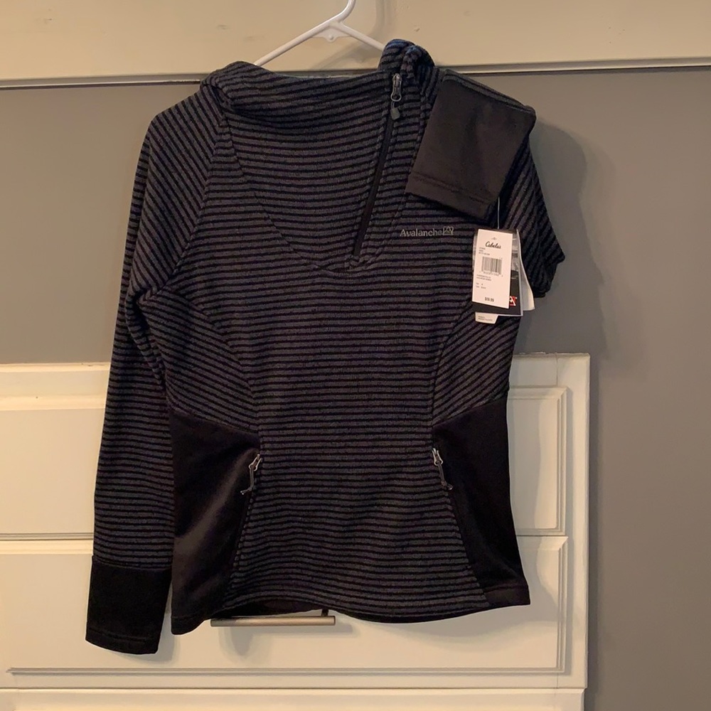 Avalanche pullover